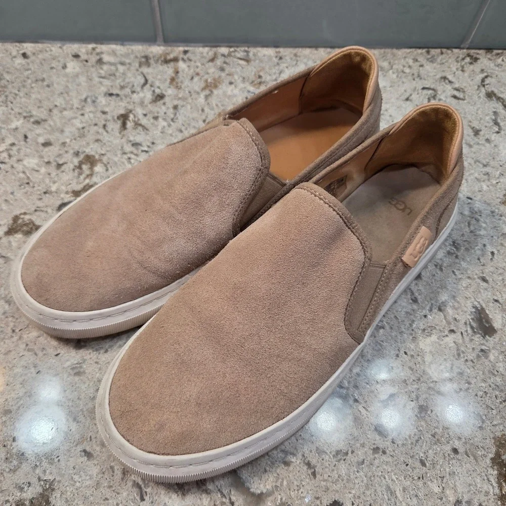 UGG Alameda Slip On Suede Sneakers Sand Tan Low Top Shoes Mens 11